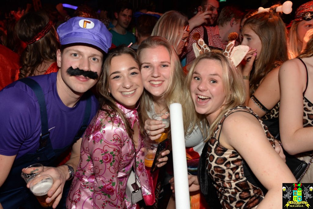 ../Images/Carnavals vrijdagavond in VdG 095.jpg